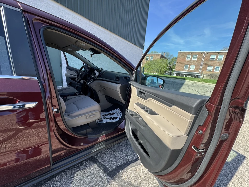2020 Honda Odyssey - Image 13 of 21