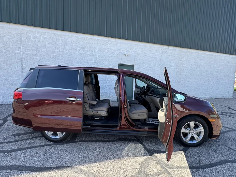 2020 Honda Odyssey - Image 15 of 21