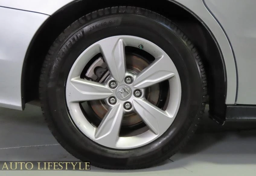 2020 Honda Odyssey - Image 15 of 21