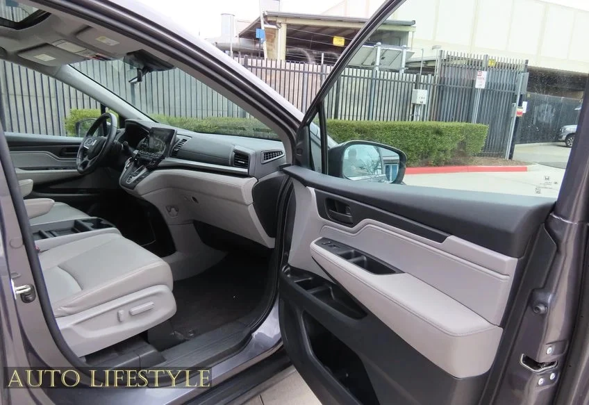 2020 Honda Odyssey - Image 20 of 21