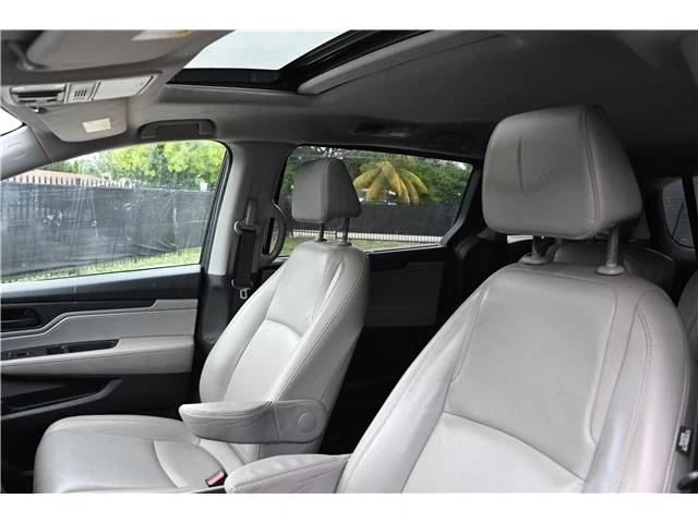 2020 Honda Odyssey - Image 15 of 21