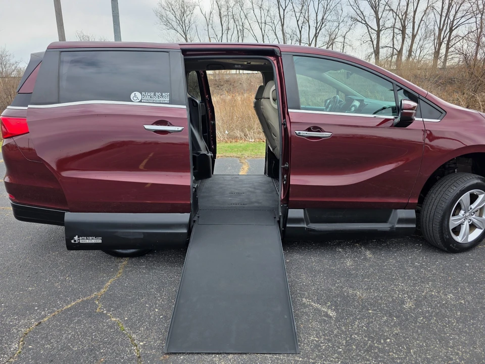 2020 Honda Odyssey - Image 2 of 21