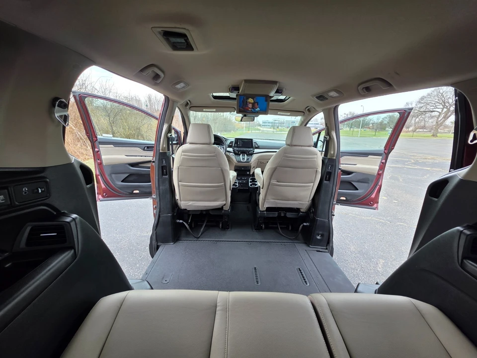 2020 Honda Odyssey - Image 16 of 21