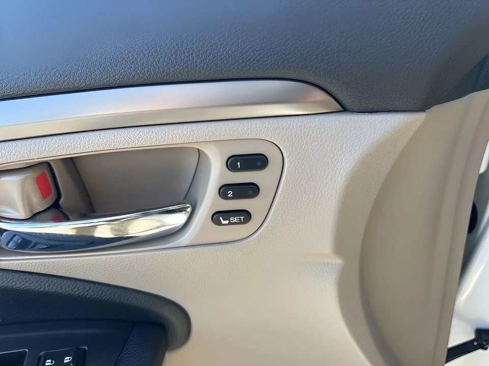 2020 Honda Pilot 3rd Gen - Image 11 of 12