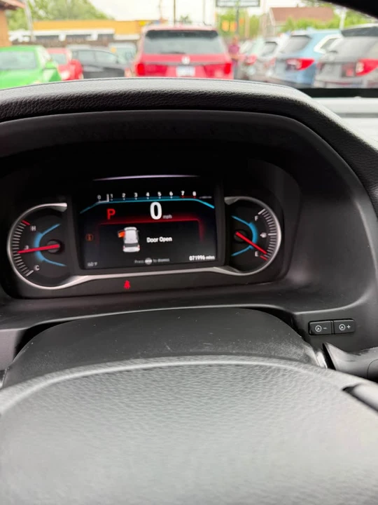 2020 Honda Pilot 3rd Gen - Image 11 of 15