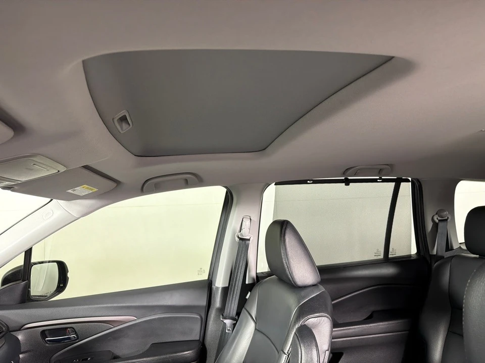 2020 Honda Pilot 3rd Gen - Image 14 of 21