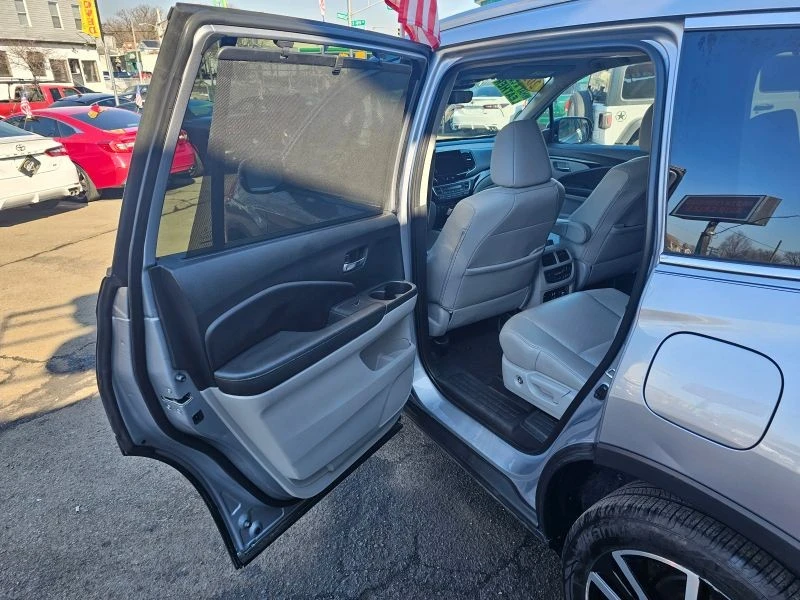 2020 Honda Pilot 3rd Gen - Image 10 of 12