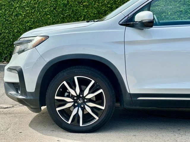 2020 Honda Pilot 3rd Gen - Image 17 of 21