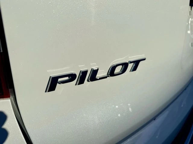 2020 Honda Pilot 3rd Gen - Image 17 of 21