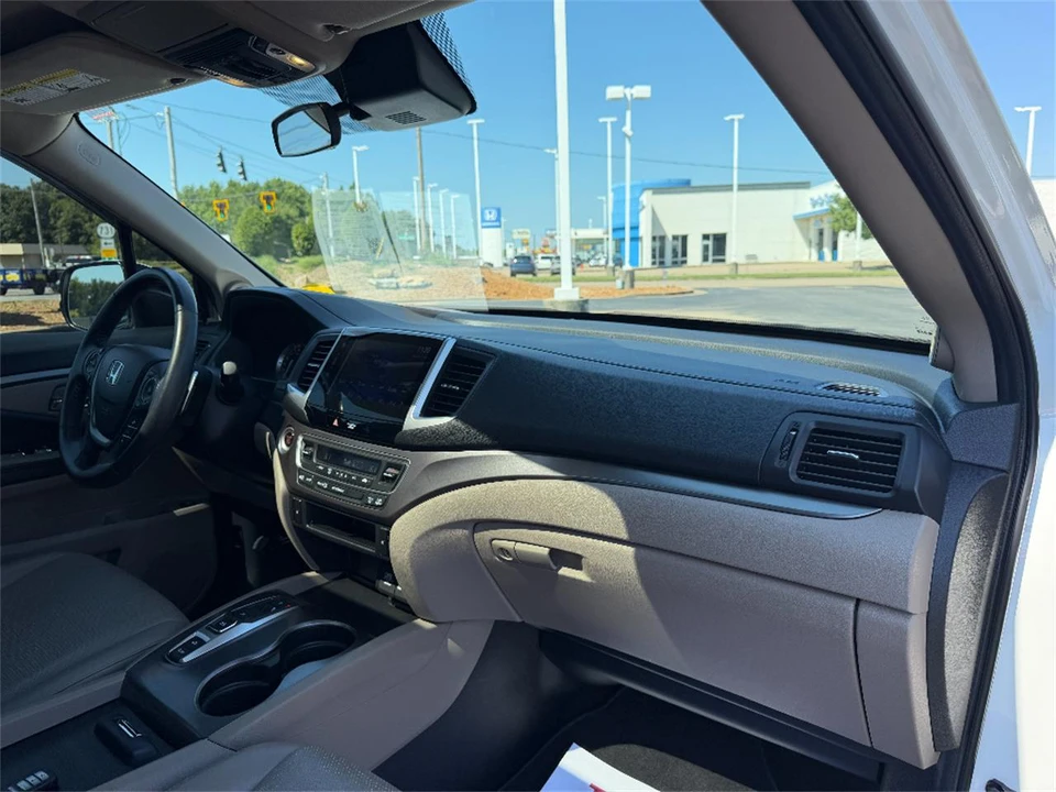 2020 Honda Ridgeline 2nd Gen - Image 15 of 31