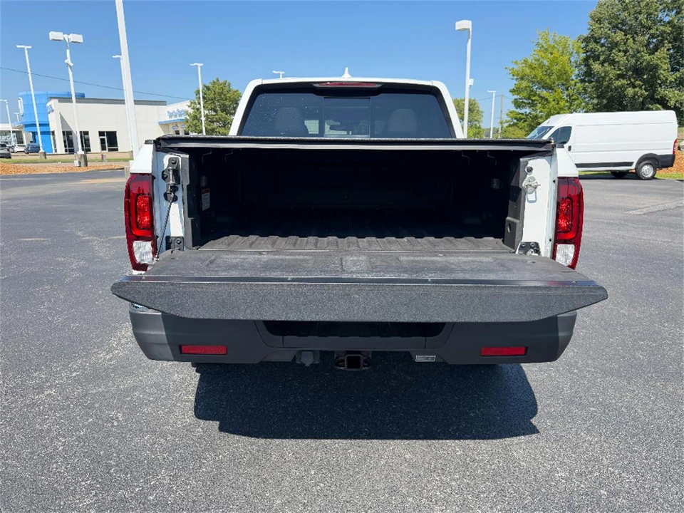 2020 Honda Ridgeline 2nd Gen - Image 12 of 31