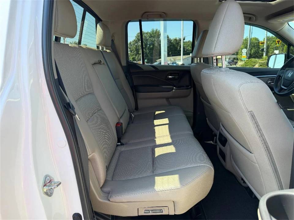 2020 Honda Ridgeline 2nd Gen - Image 14 of 31