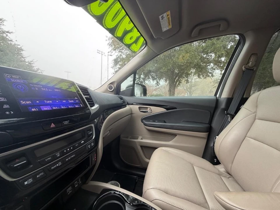 2020 Honda Ridgeline 2nd Gen - Image 19 of 21