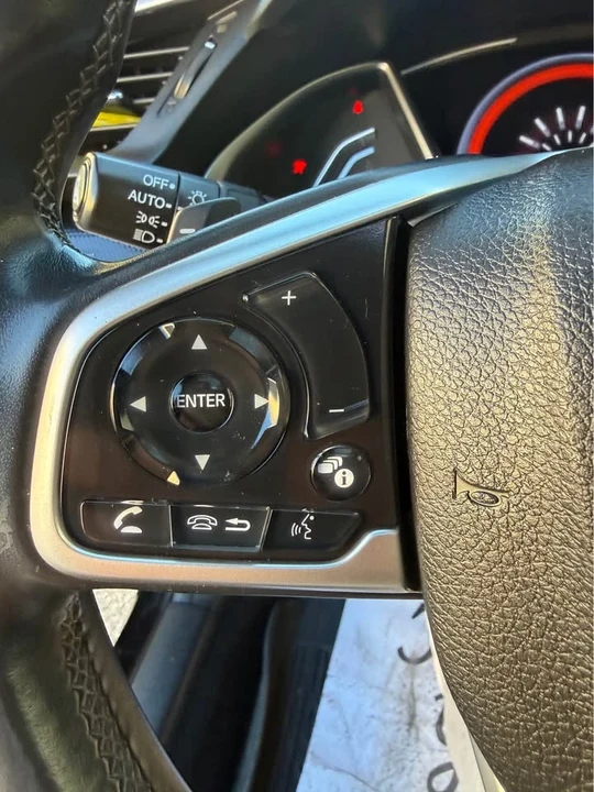 2020 Honda Civic 10th Gen - Image 10 of 20