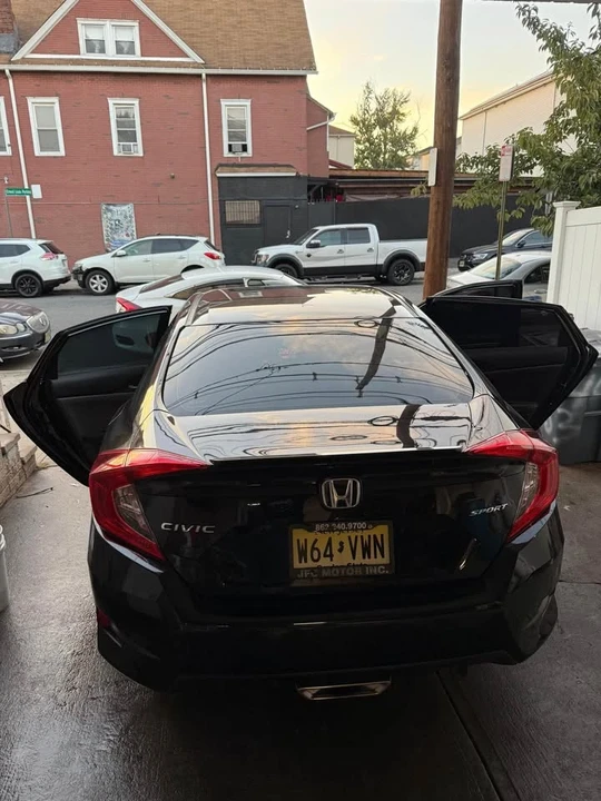 2020 Honda Civic 10th Gen - Image 9 of 10