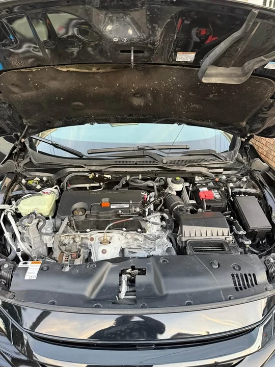 2020 Honda Civic 10th Gen - Image 6 of 10