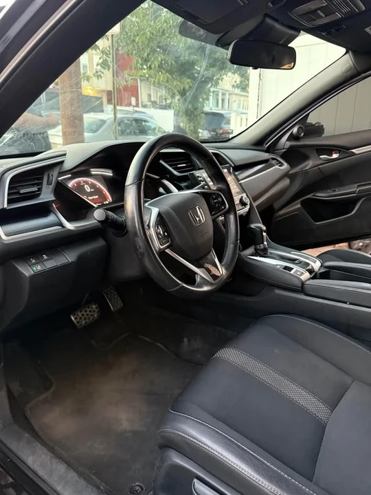 2020 Honda Civic 10th Gen - Image 5 of 10