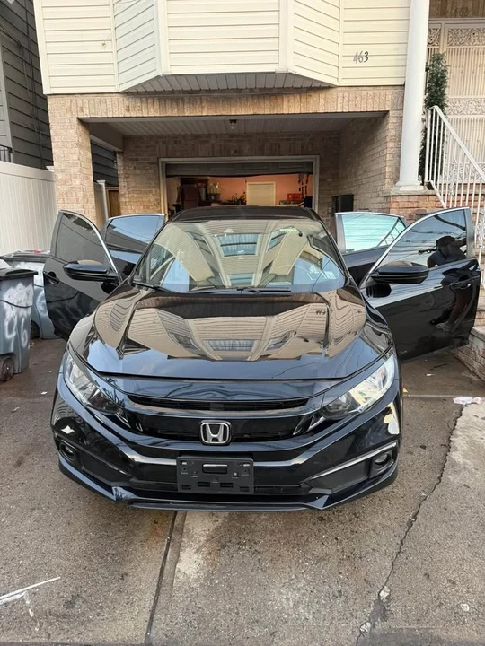 2020 Honda Civic 10th Gen - Image 2 of 10