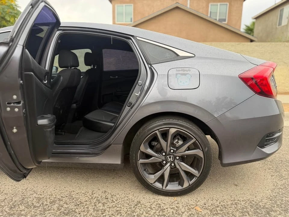2020 Honda Civic 10th Gen - Image 8 of 15