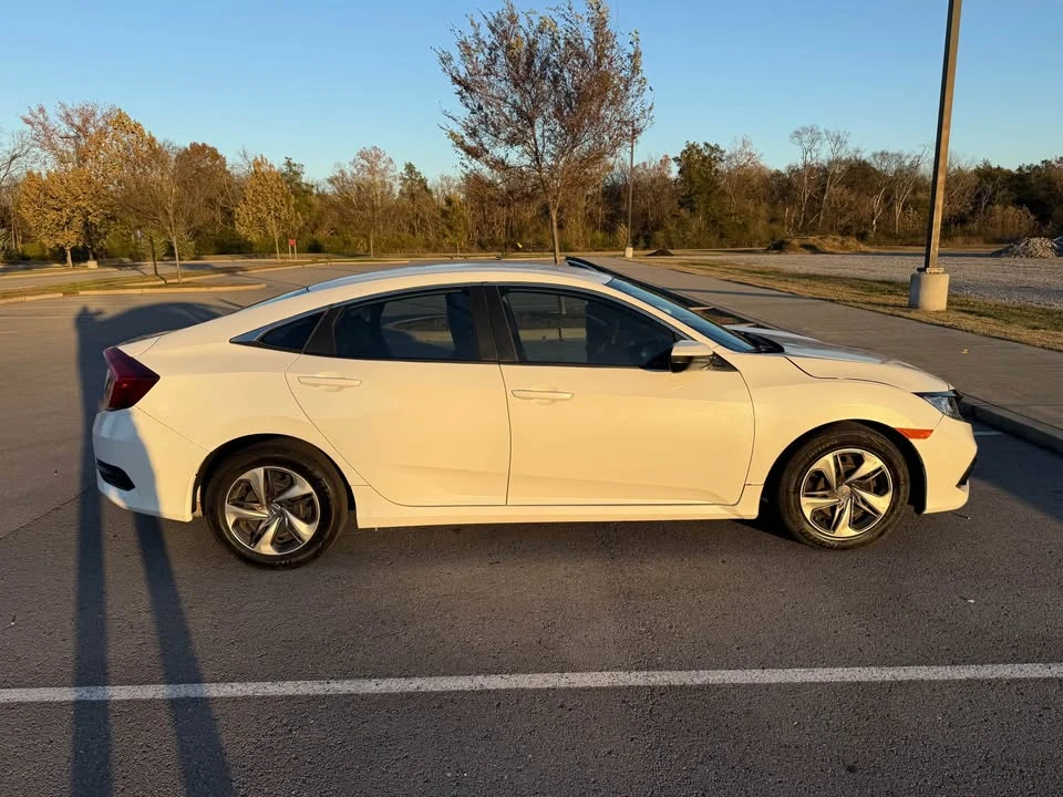 2020 Honda Civic 10th Gen - Image 4 of 16