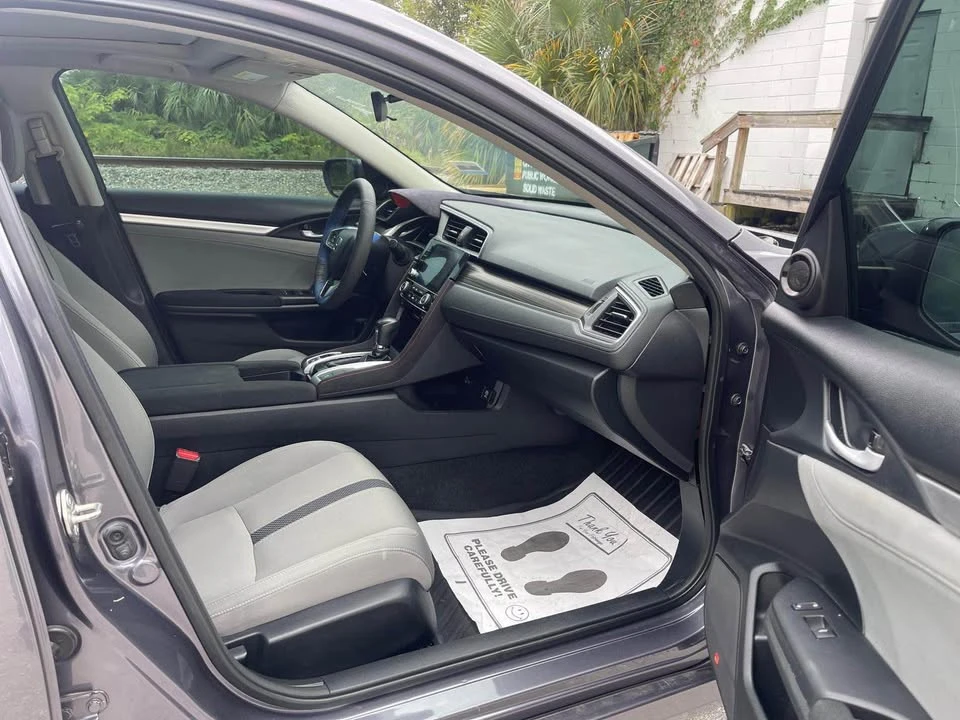 2020 Honda Civic 10th Gen - Image 8 of 10