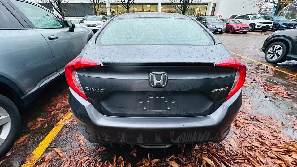 2020 Honda Civic 10th Gen - Image 5 of 10