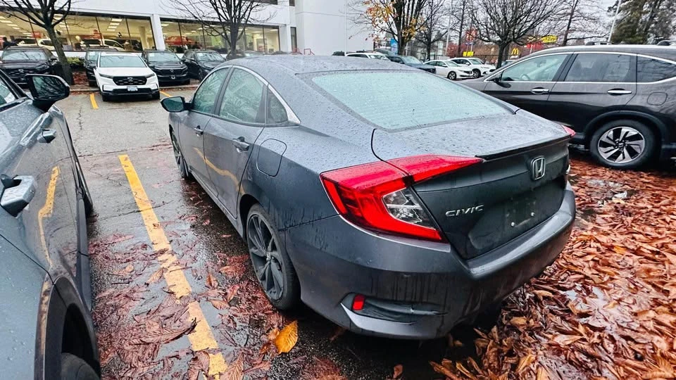 2020 Honda Civic 10th Gen - Image 6 of 10