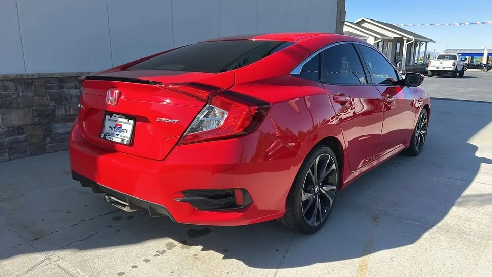 2020 Honda Civic 10th Gen - Image 16 of 18
