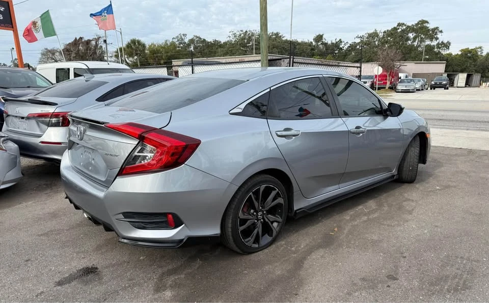 2020 Honda Civic 10th Gen - Image 5 of 7