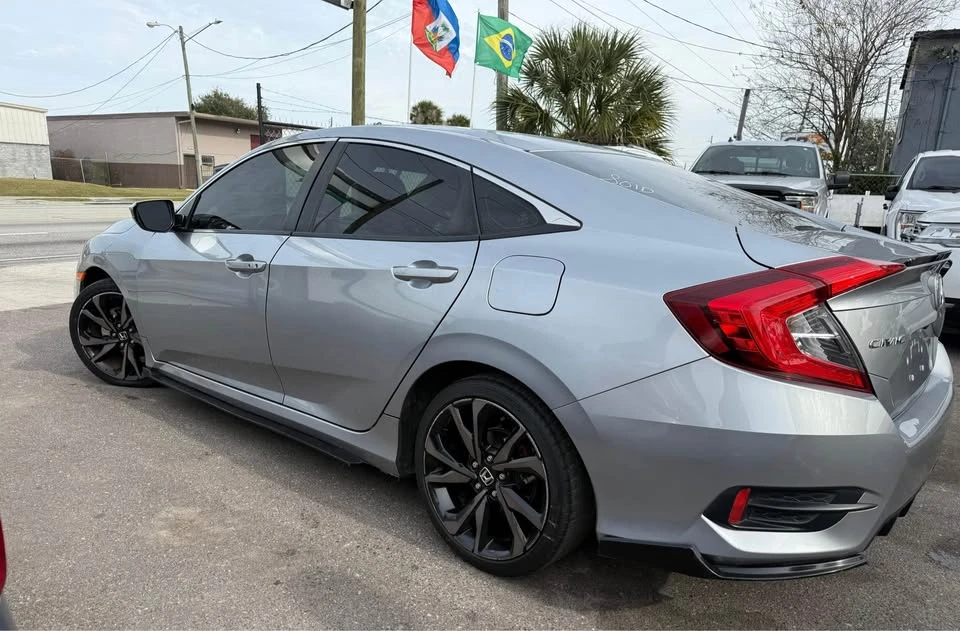 2020 Honda Civic 10th Gen - Image 6 of 7