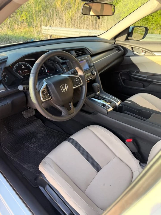 2020 Honda Civic 10th Gen - Image 5 of 15