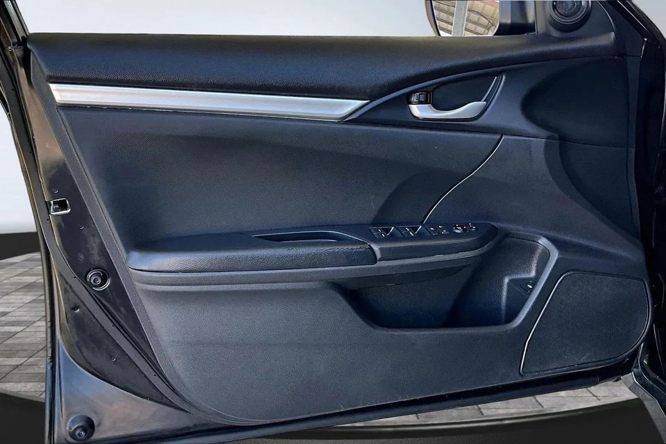 2020 Honda Civic 10th Gen - Image 16 of 19