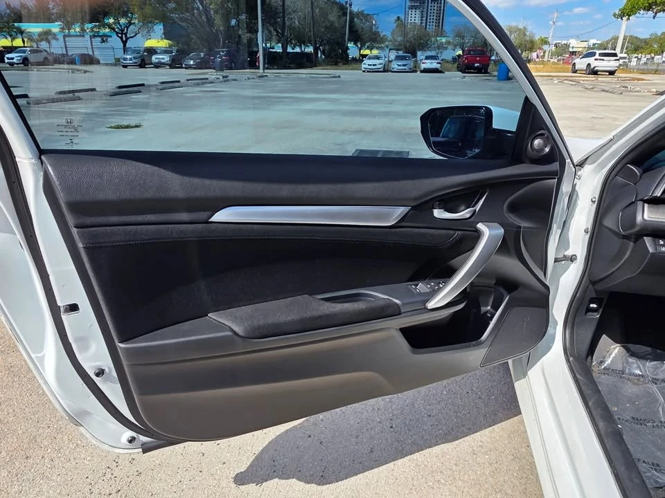 2020 Honda Civic 10th Gen - Image 10 of 20