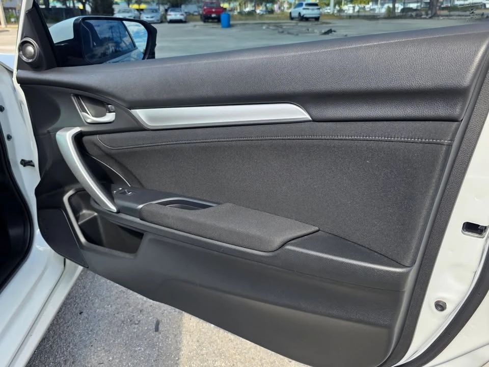 2020 Honda Civic 10th Gen - Image 14 of 20