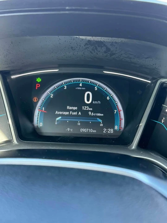 2020 Honda Civic 10th Gen - Image 8 of 12