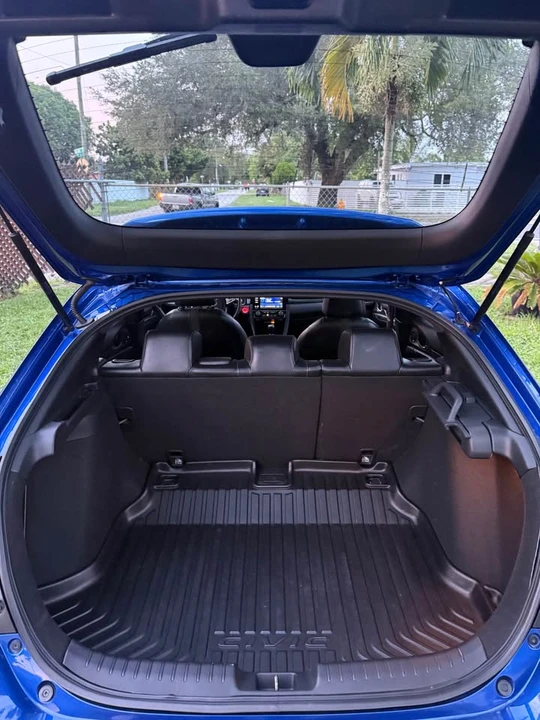 2020 Honda Civic 10th Gen - Image 12 of 17
