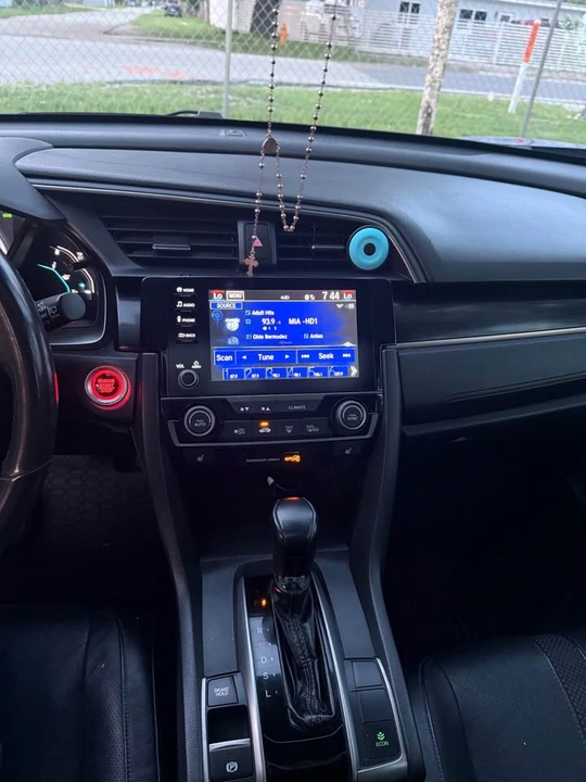 2020 Honda Civic 10th Gen - Image 11 of 17