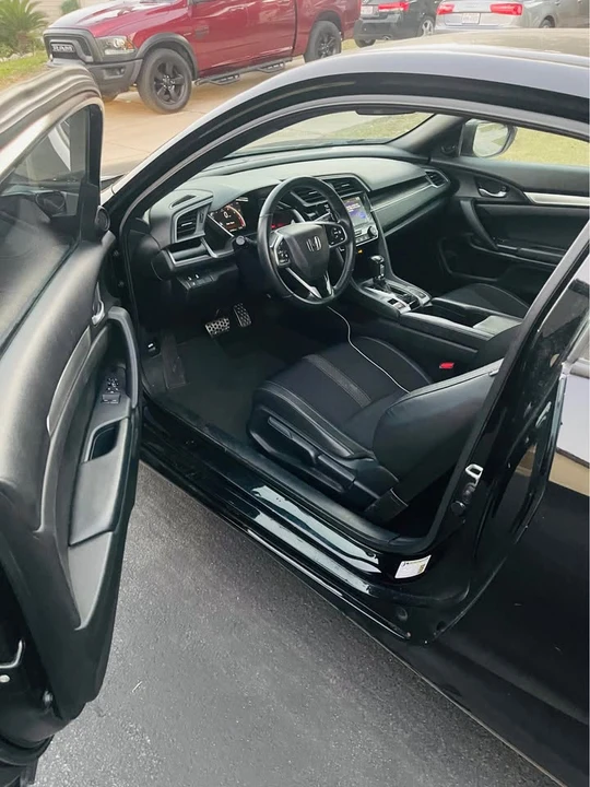 2020 Honda Civic 10th Gen - Image 6 of 10