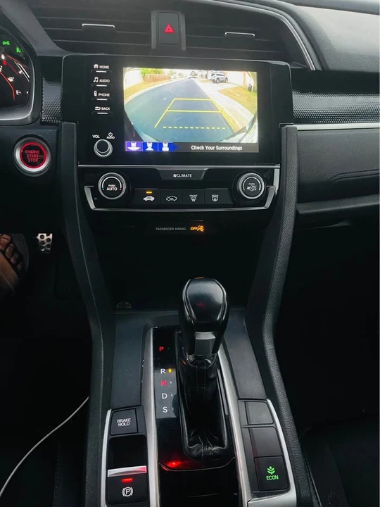 2020 Honda Civic 10th Gen - Image 8 of 10