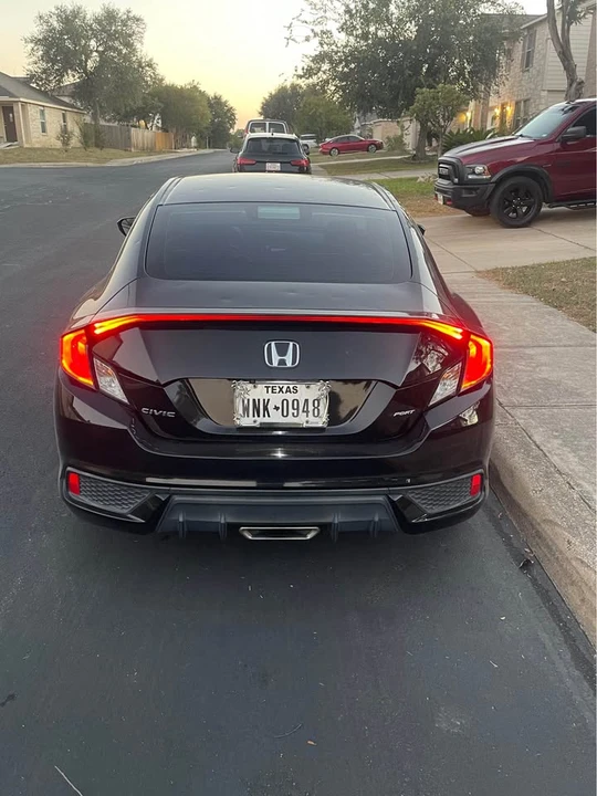 2020 Honda Civic 10th Gen - Image 4 of 10