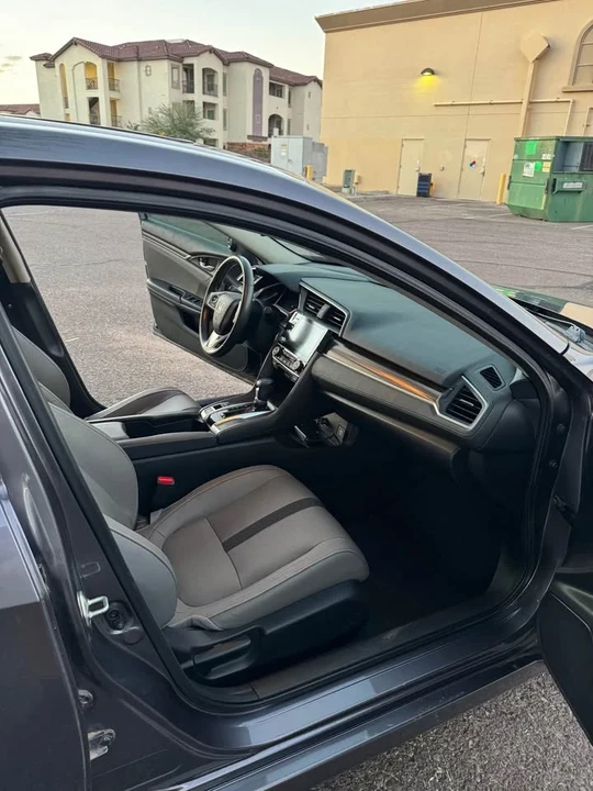 2020 Honda Civic 10th Gen - Image 10 of 16