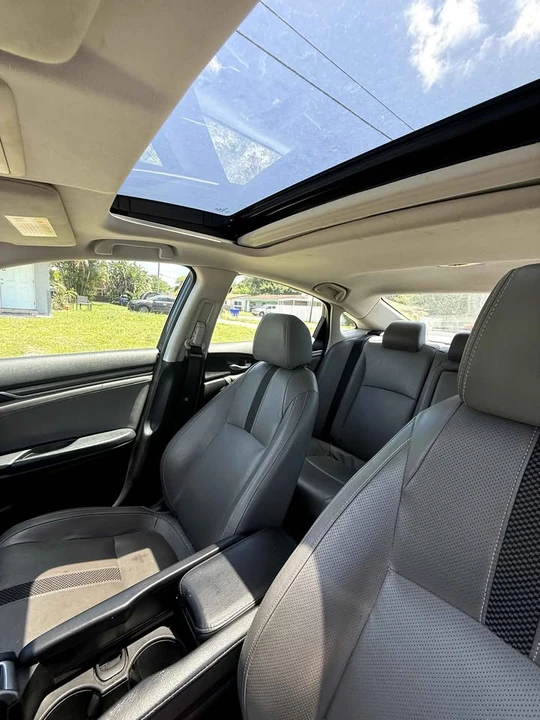 2020 Honda Civic 10th Gen - Image 9 of 10