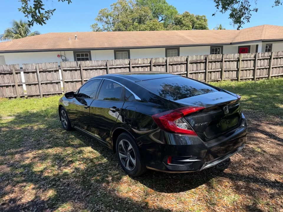 2020 Honda Civic 10th Gen - Image 5 of 12