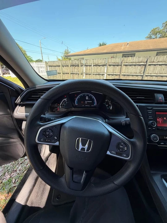 2020 Honda Civic 10th Gen - Image 9 of 12