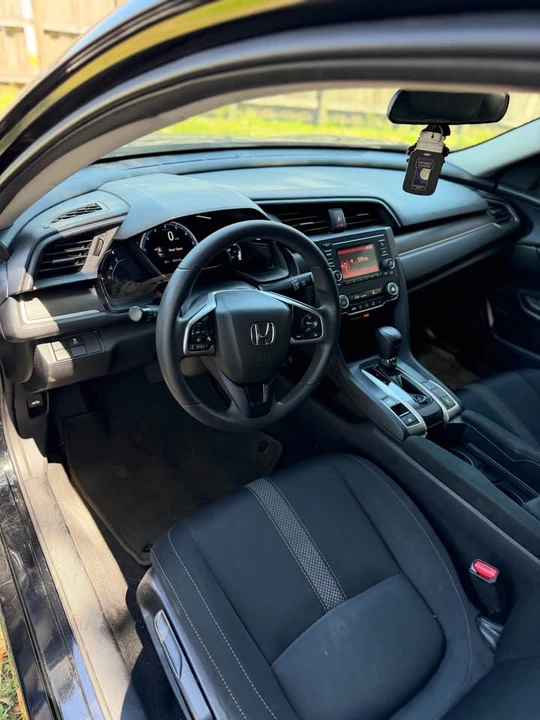 2020 Honda Civic 10th Gen - Image 8 of 12