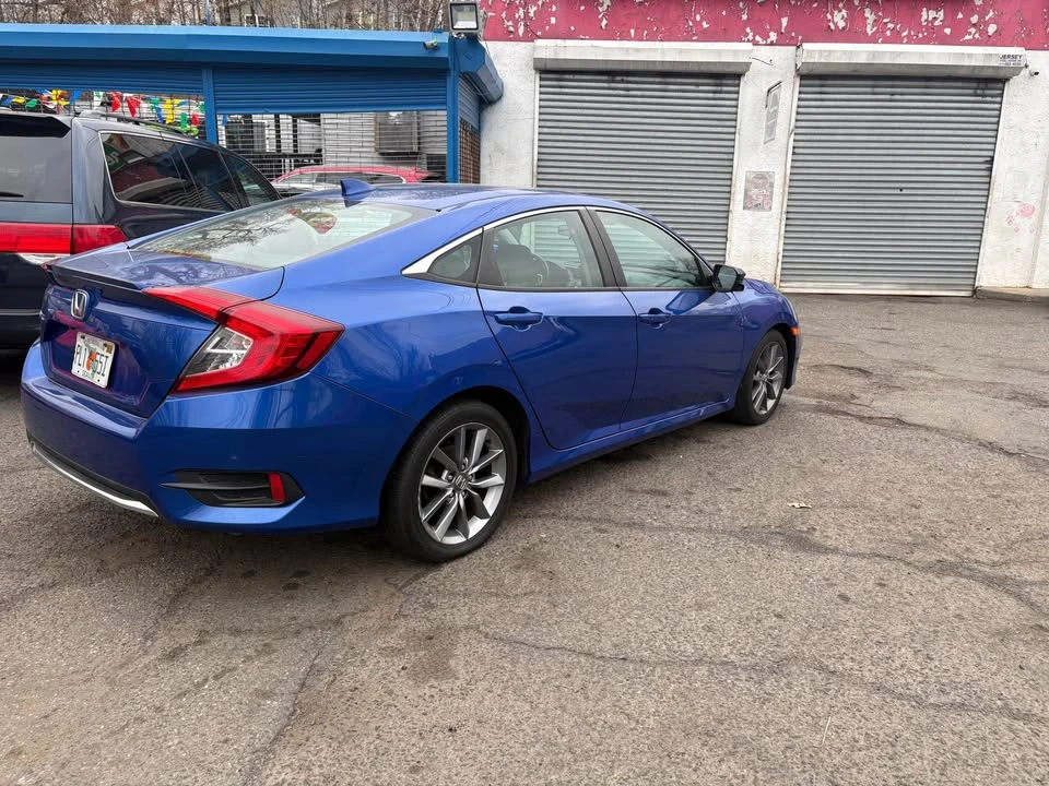 2020 Honda Civic 10th Gen - Image 8 of 17