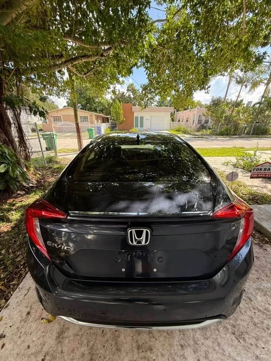 2020 Honda Civic 10th Gen - Image 2 of 9