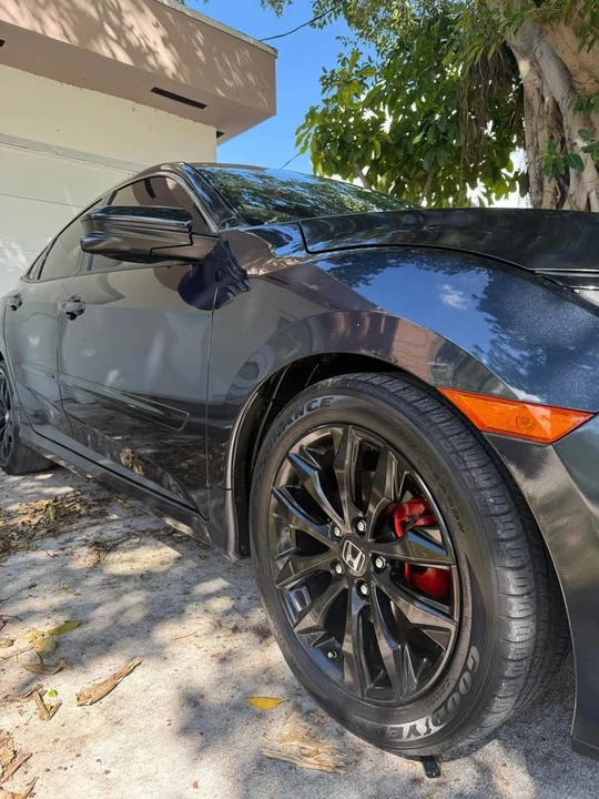 2020 Honda Civic 10th Gen - Image 2 of 9