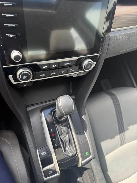 2020 Honda Civic 10th Gen - Image 8 of 9