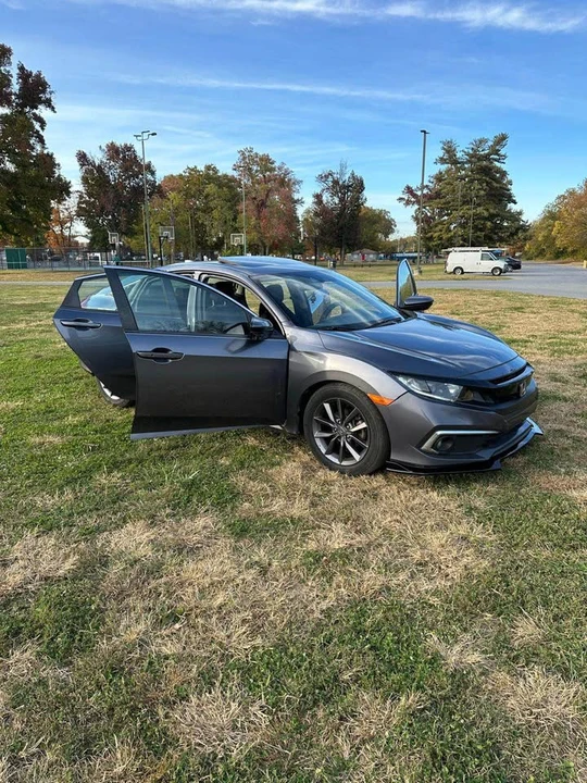 2020 Honda Civic 10th Gen - Image 3 of 10